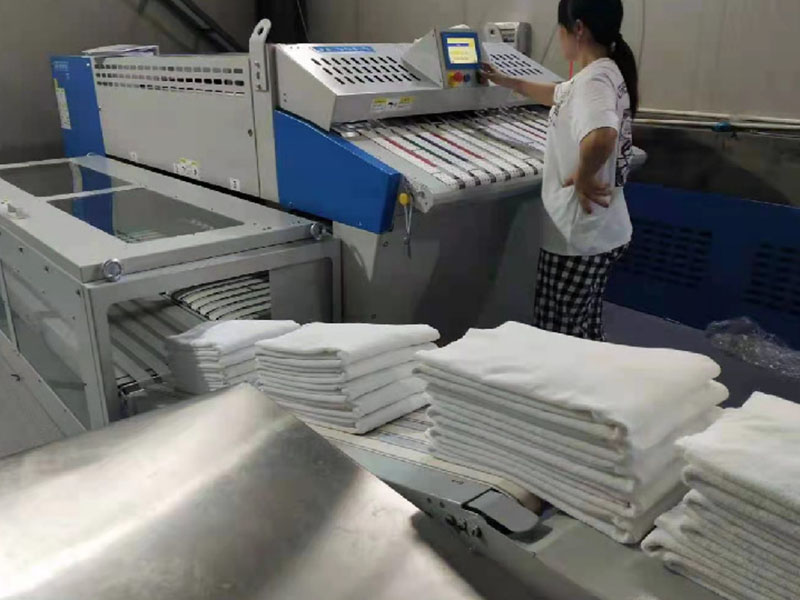 泾巾类折叠机-02